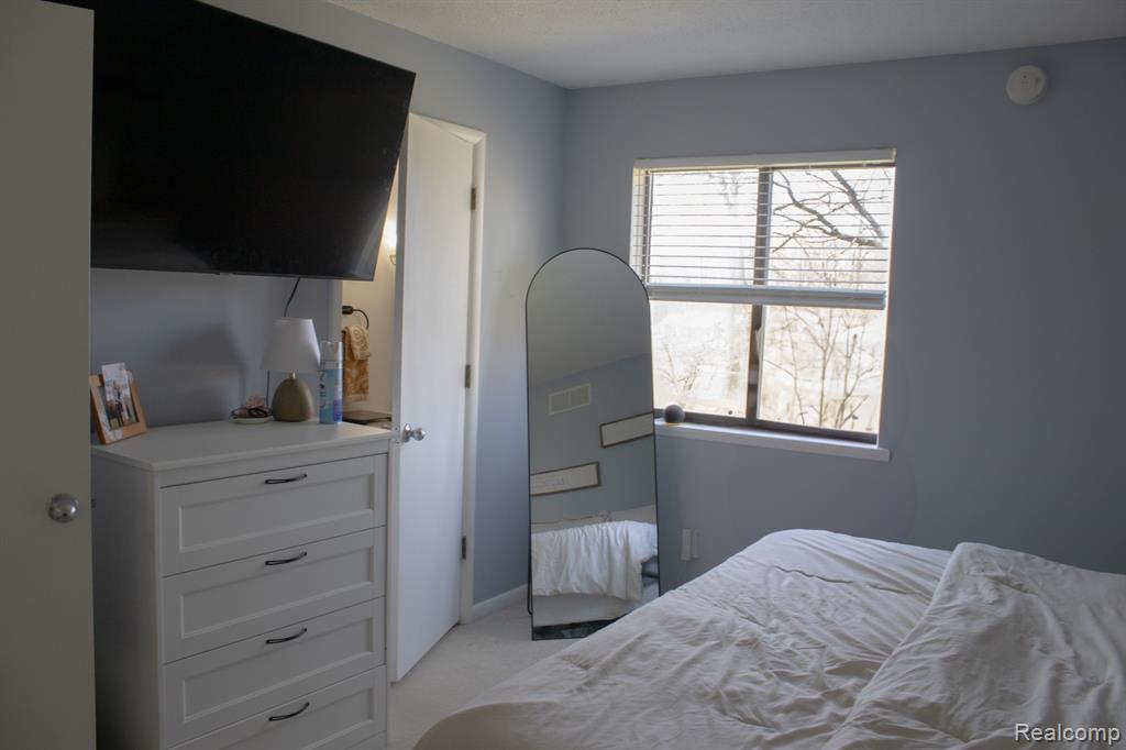 279 Fairway Court, Plainwell, MI 49080 — Photo 12