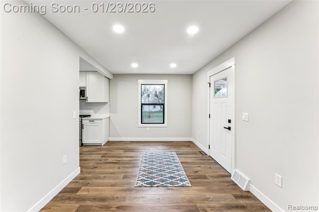 9398 Ortonville Road, Clarkston, MI 48348 — Photo 5