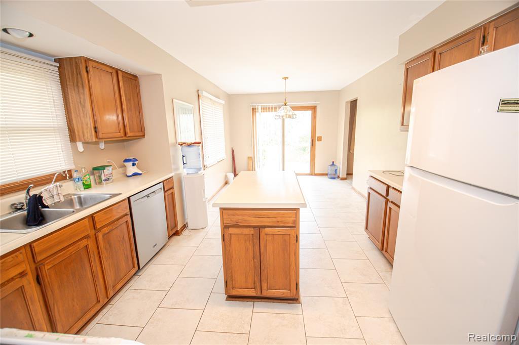 808 Vivian Lane, Oxford, MI 48371 — Photo 16