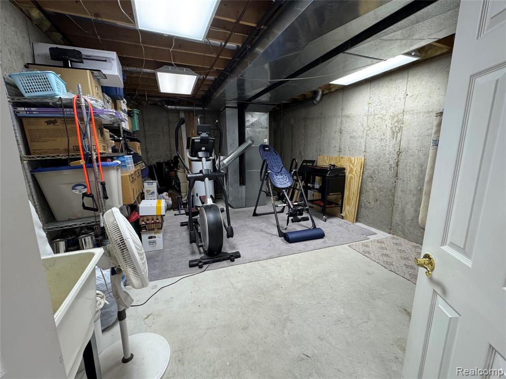 5708 Berwick Court, Clarkston, MI — Photo 37