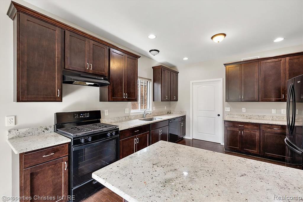 6510 Leigh Hollow Road, West Bloomfield, MI — Photo 12
