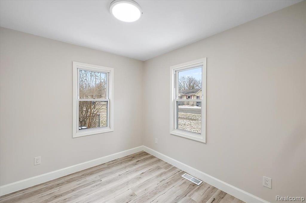 5645 N WALTON Street, Westland, MI — Photo 16