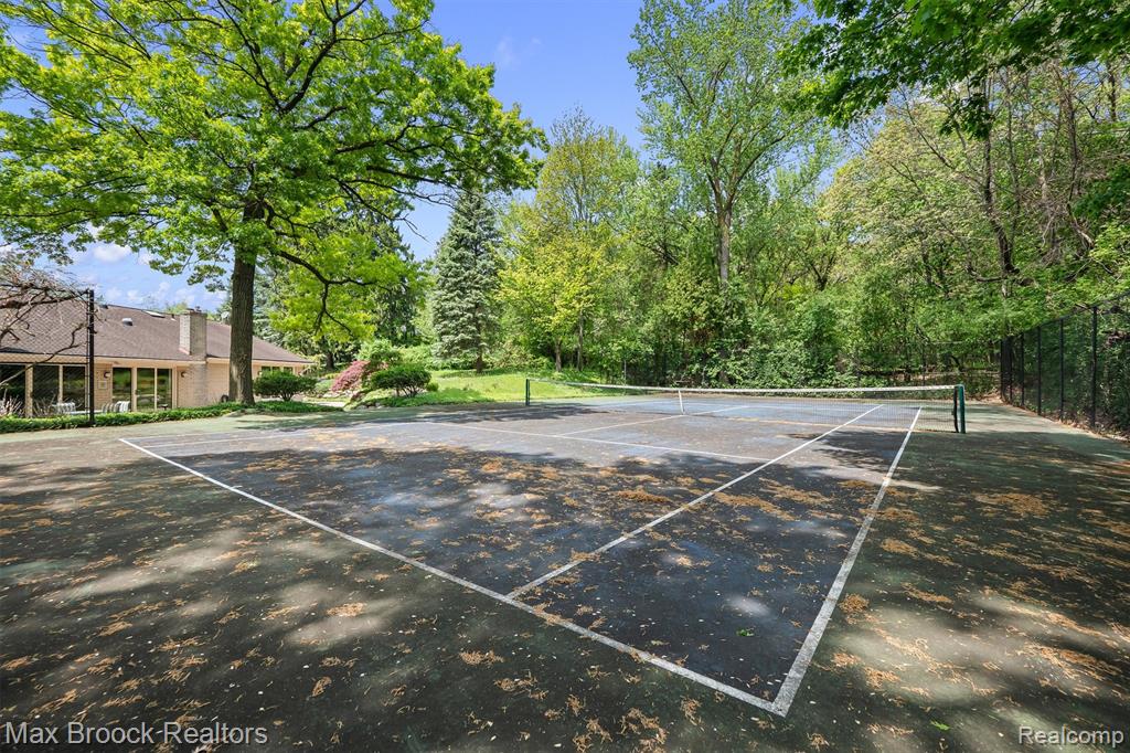 1418 Sodon Lake Drive, Bloomfield Hills, MI 48302 — Photo 32