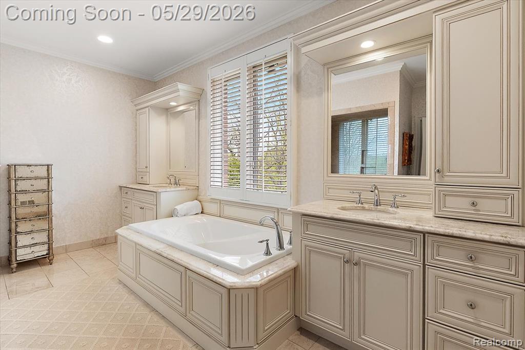 2570 Stoneykirk Court, Rochester, MI 48306 — Photo 19