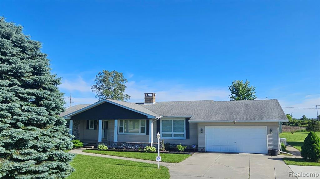 9233 SMITHS CREEK Road, Wales, MI — Photo 4