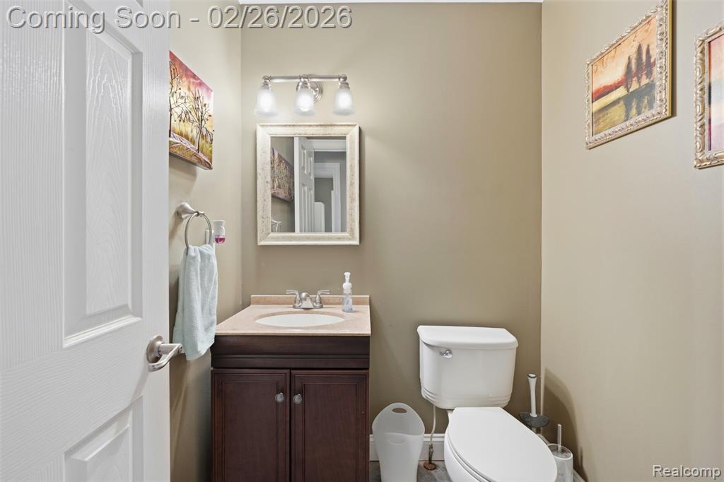 65690 North Avenue, Ray, MI, 00000