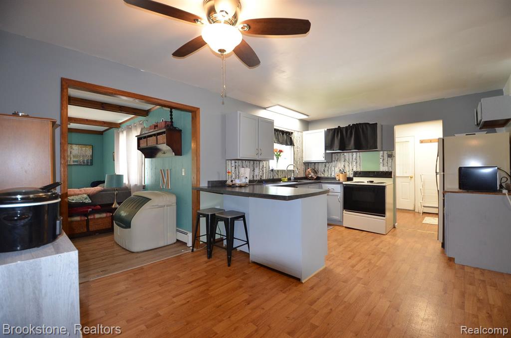 10083 HEGEL Road, Goodrich Vlg, MI — Photo 9