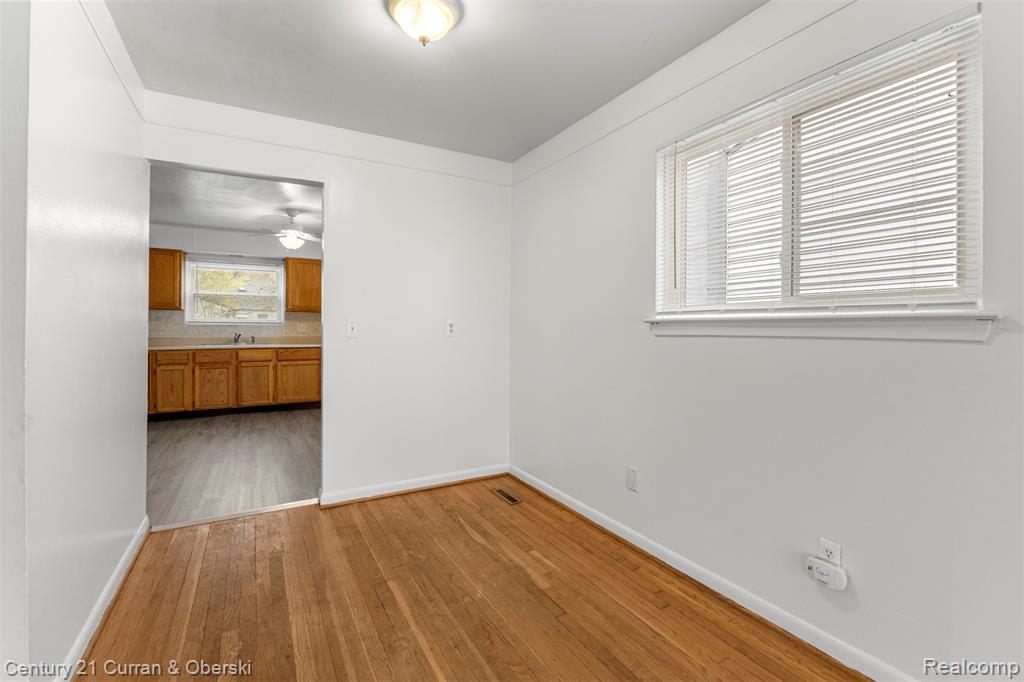 4924 Pelham Street, Dearborn Heights, MI 48125 — Photo 5