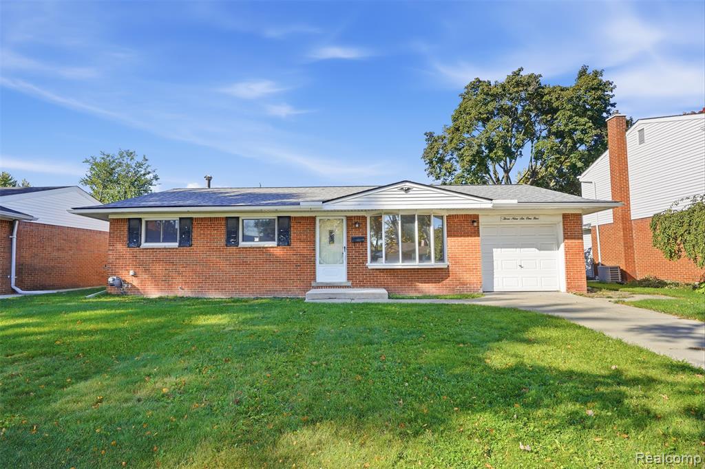 39615 Kingsbury Drive, Sterling Heights, MI 48313