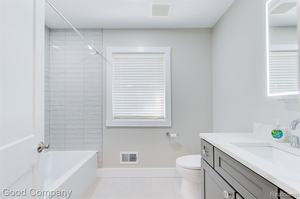 530 W HAZELHURST Street, Ferndale, MI 48220 — Photo 29