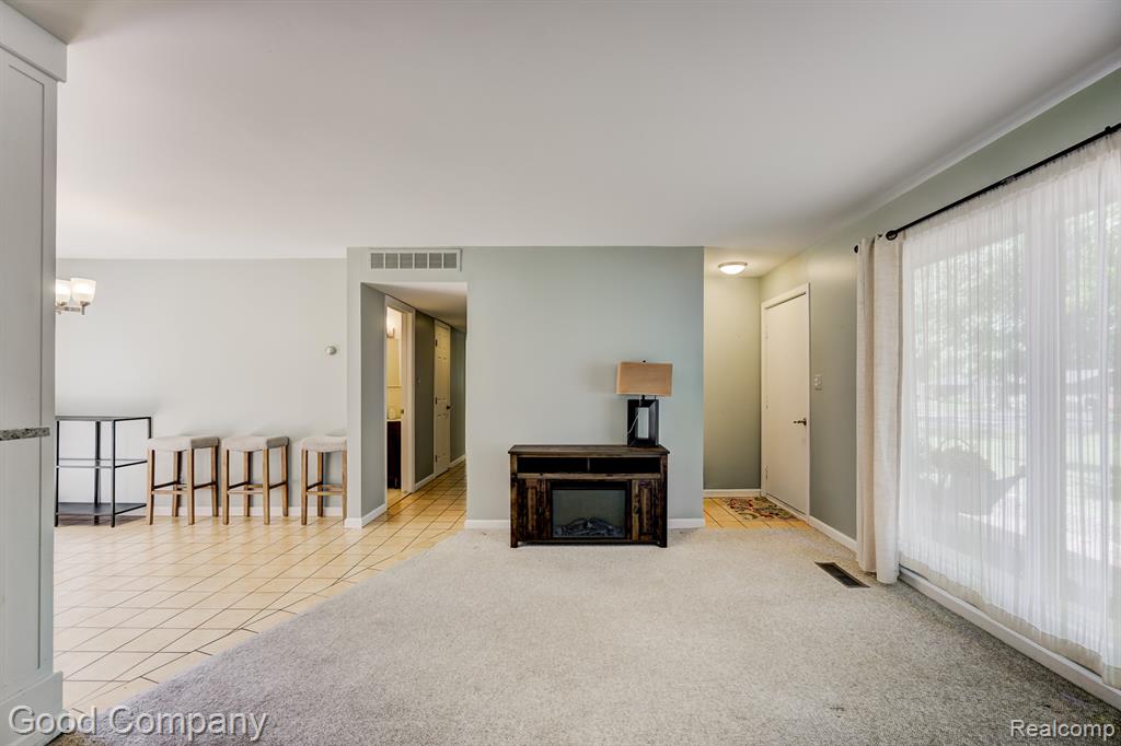 6327 Snow Apple Drive, Clarkston, MI — Photo 5