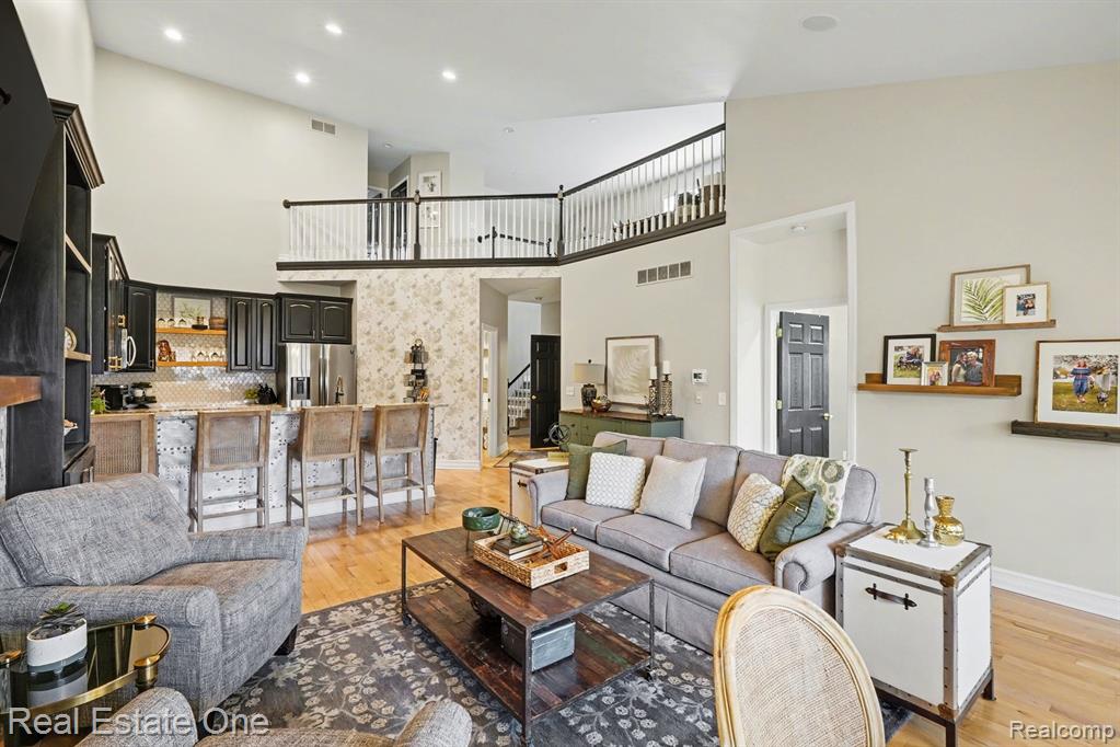 686 W Bluff Court, 23, Rochester Hills, MI 48307 — Photo 4