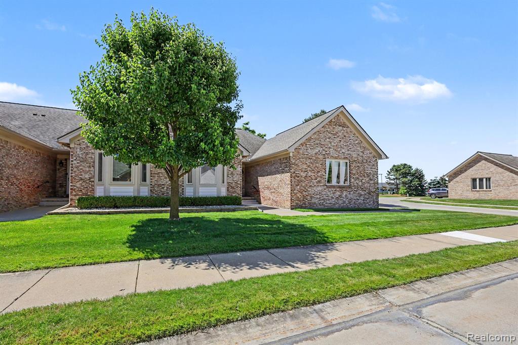 13750 Treeland Drive, Utica, MI 48315 — Photo 3