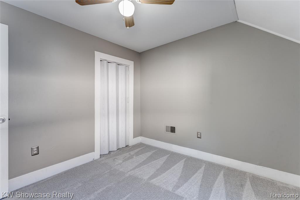 3033 Cass Lake Avenue, Keego Harbor, MI 48320 — Photo 16