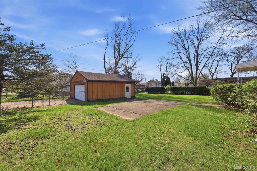 8964 Butwell Street, Livonia, MI 48150 — Photo 23