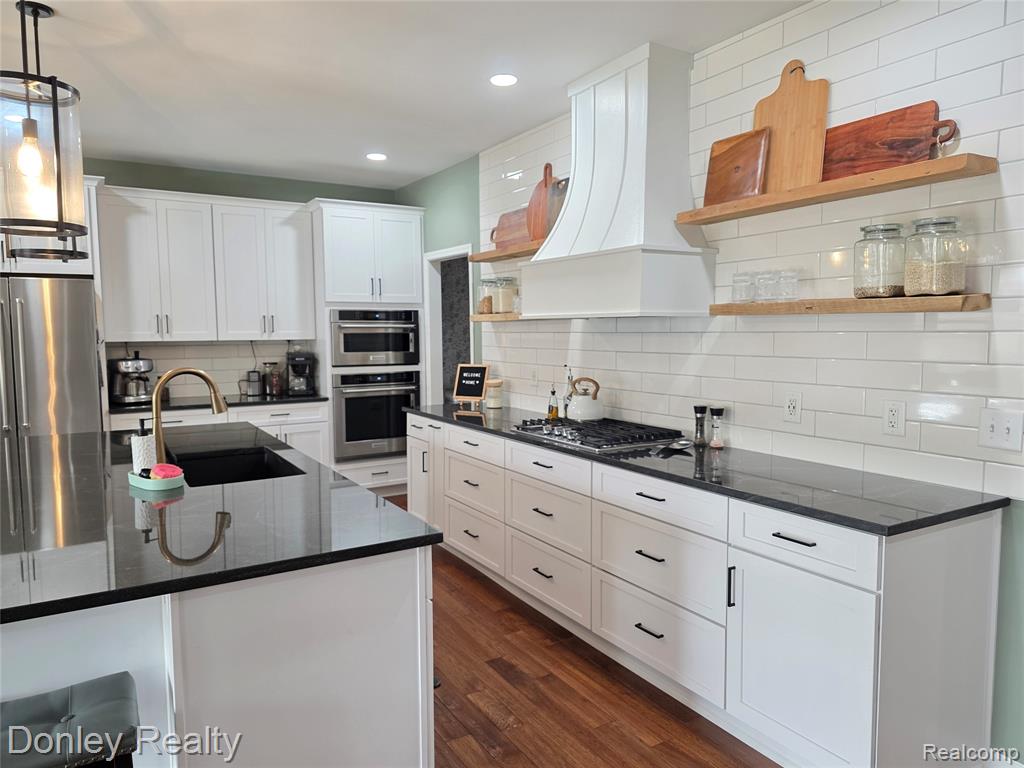 10376 Valley Drive, Goodrich Vlg, MI — Photo 4