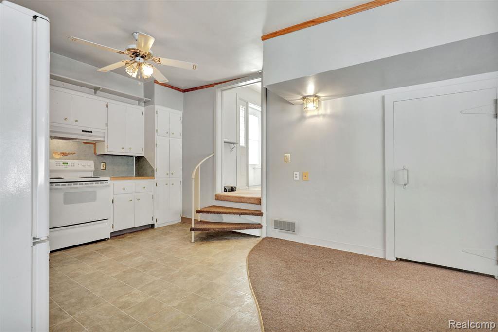 301 E Monroe Street, Durand, MI 48429 — Photo 11