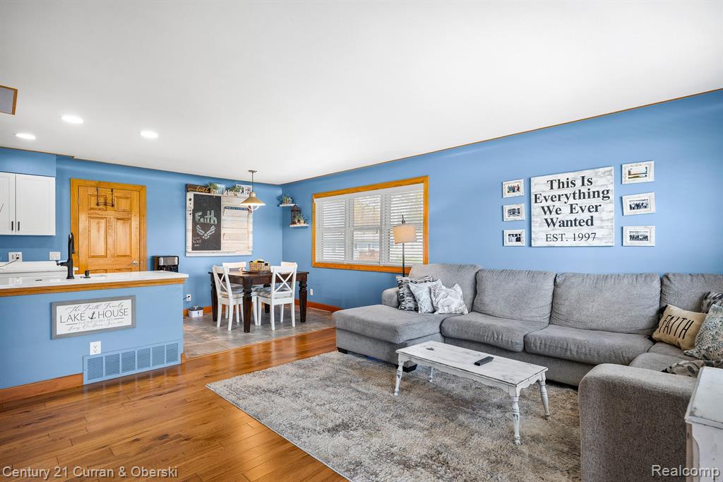 417 CHICAGO Drive, Howell, MI 48843 — Photo 16
