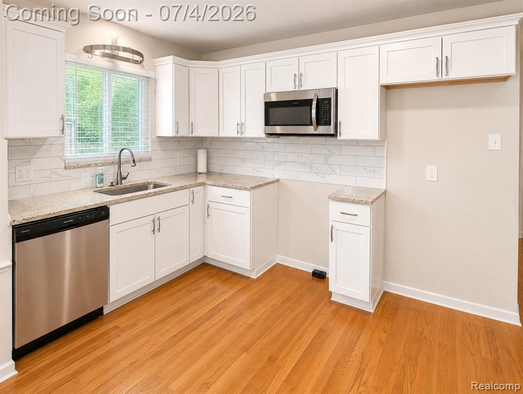 20552 Huntington Avenue, Harper Woods, MI 48225 — Photo 10