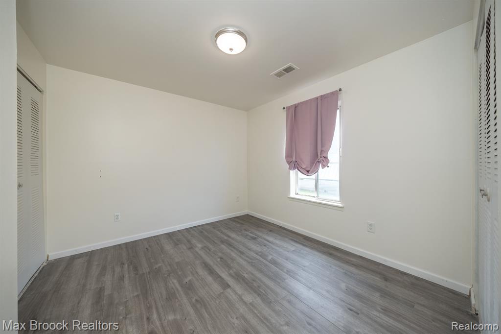 10020 ALLEN POINTE Drive N, 10020, Allen Park, MI 48101 — Photo 21