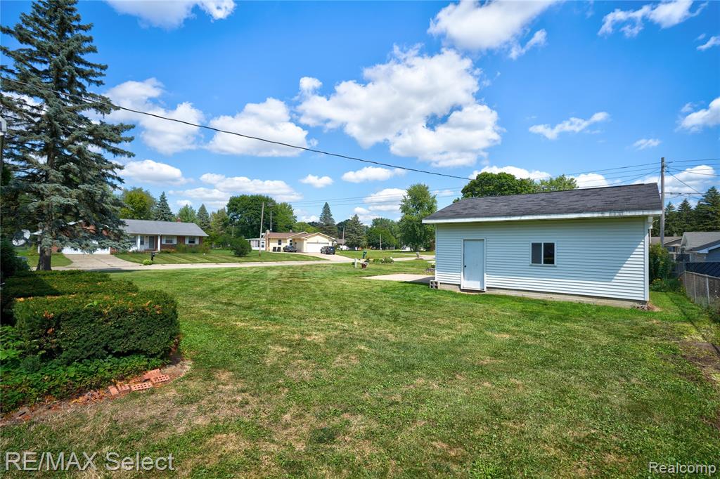 4437 Stoney Ridge Road, Flint, MI 48507 — Photo 21