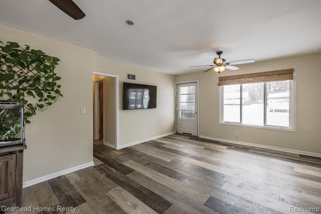 2340 Rollins Street, Grand Blanc, MI 48439 — Photo 5