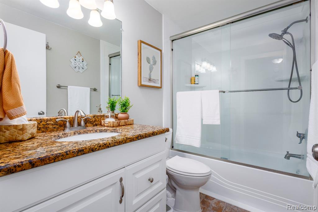 5171 DURNHAM Drive, Waterford, MI 48327 — Photo 18