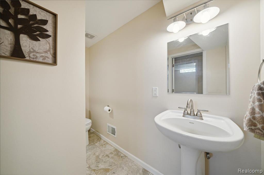 22270 QUAIL RUN Circle, 2, South Lyon, MI 48178 — Photo 37