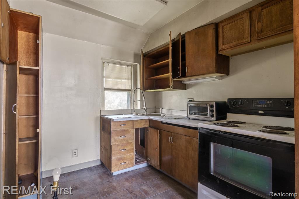 3065 Iroquois Street, Detroit, MI, 48214