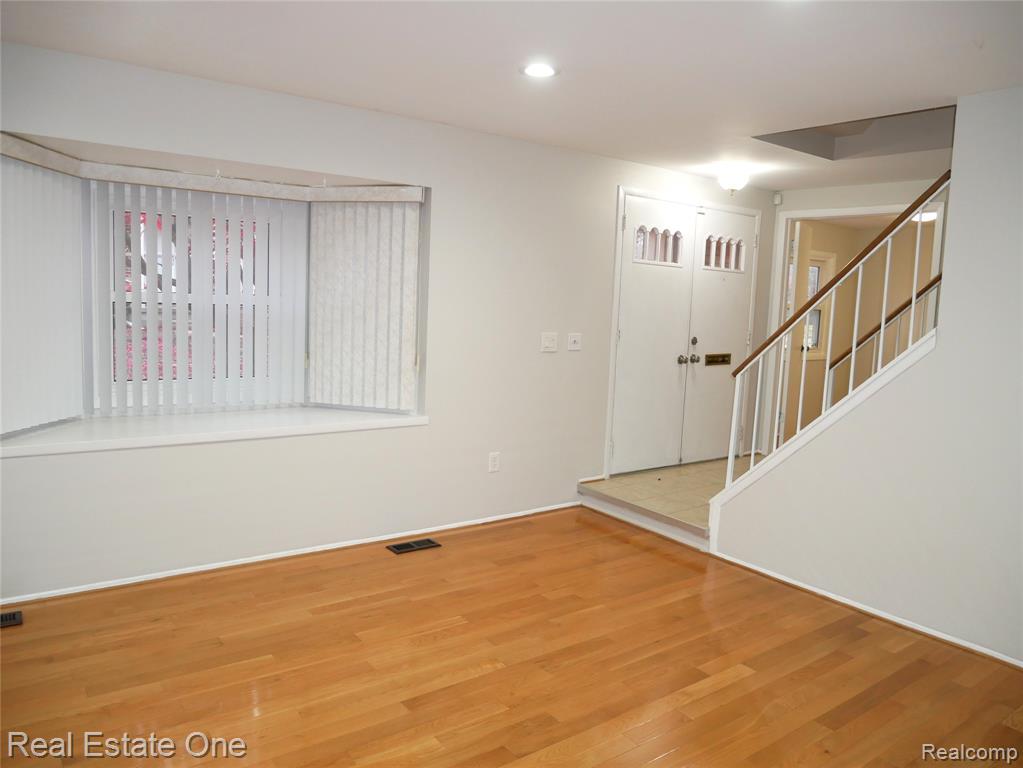 5082 Buckingham, Troy, MI 48098 — Photo 6