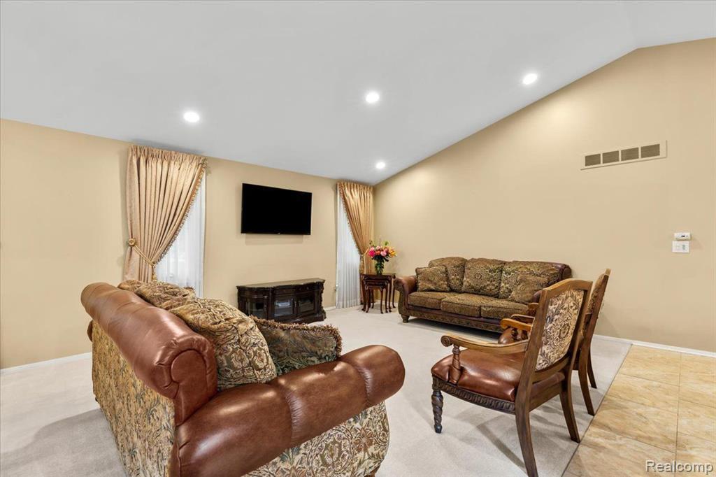 4280 ELIZABETH Lane, Walled Lake, MI 48390 — Photo 8