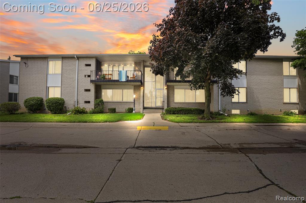 8577 Kennedy Circle, Warren, MI 48093 — front exterior