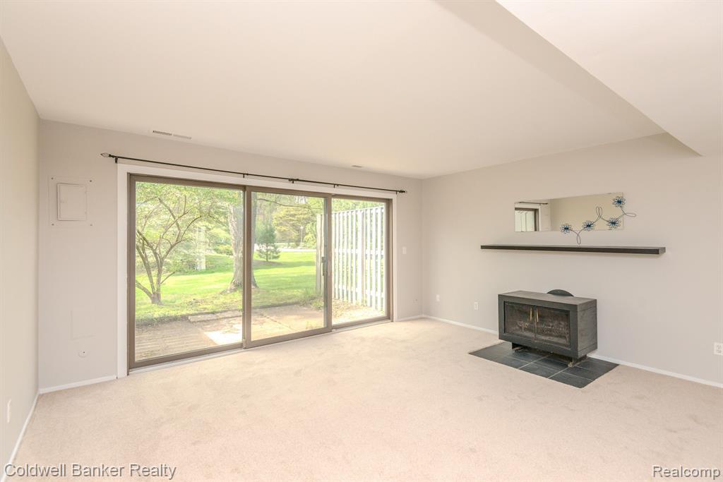 759 PENINSULA, Ann Arbor, MI 48105 — Photo 15