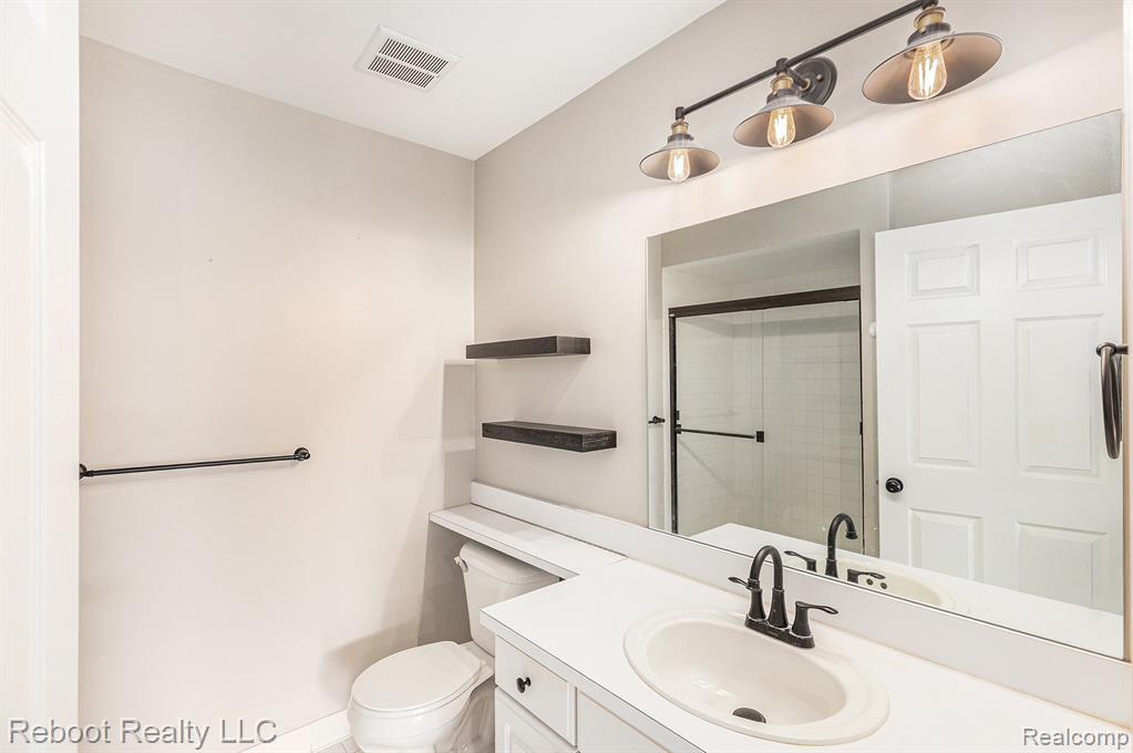 56563 Scotland Boulevard, Shelby Twp, MI 48316 — Photo 13