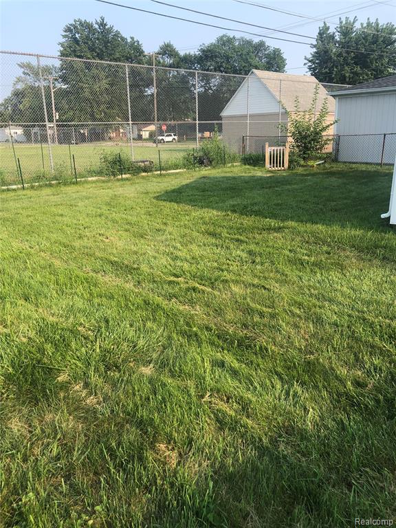 4715 CULVER Street, Dearborn Heights, MI 48125 — Photo 34