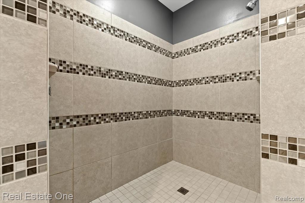 9327 VAN ANTWERP Road, Brighton, MI 48116 — Photo 24