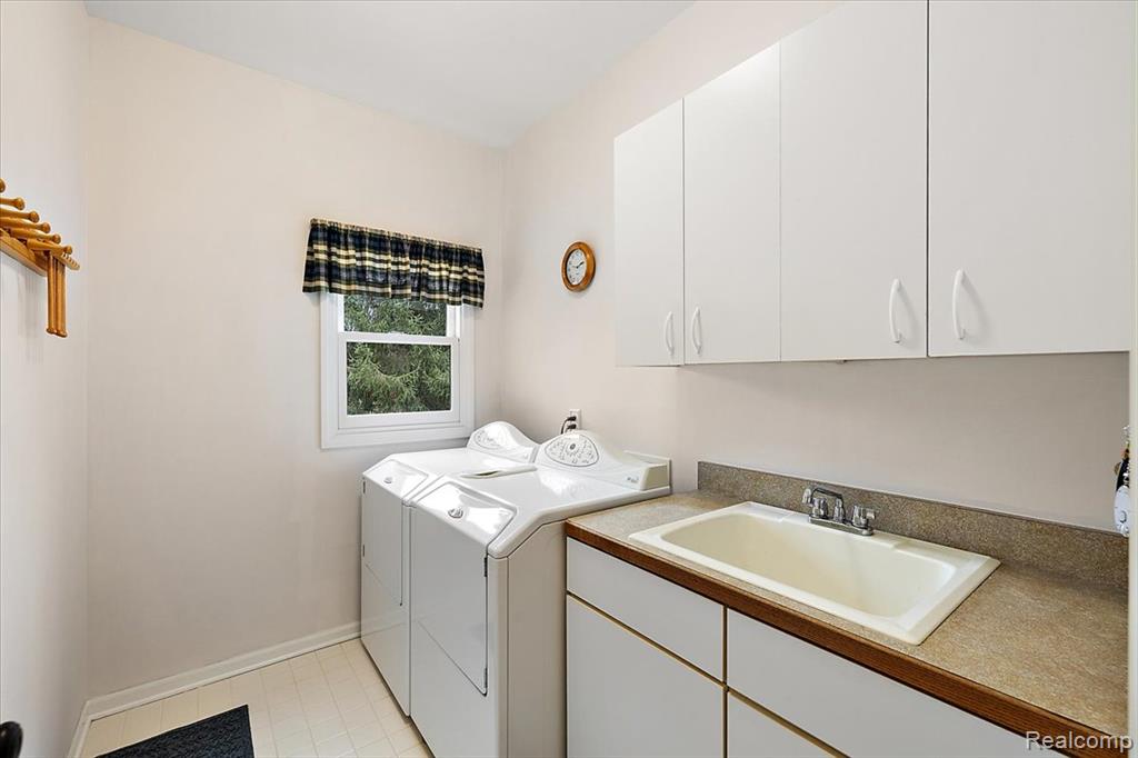 8446 S Shore Drive, Clarkston, MI 48348 — Photo 28