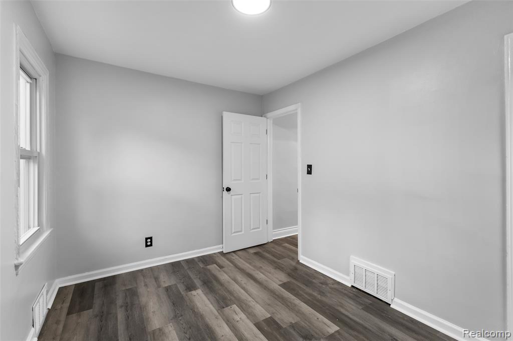 929 White Avenue, Lincoln Park, MI 48146 — Photo 18