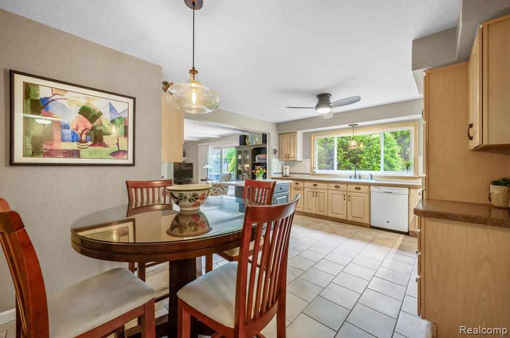 41988 BAINTREE Circle, Northville, MI 48168 — Photo 15