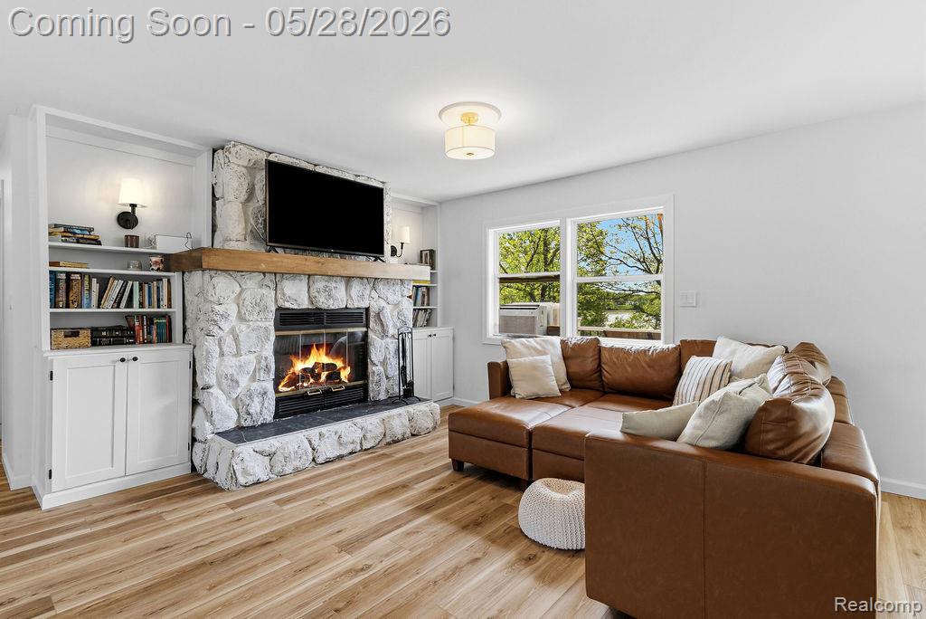 233 Peninsula Lake Drive, Highland, MI — Photo 12