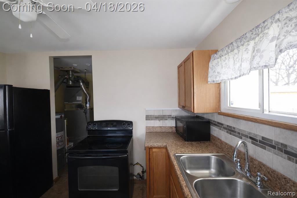 431 Lytle Place, Garden City, MI — Photo 8
