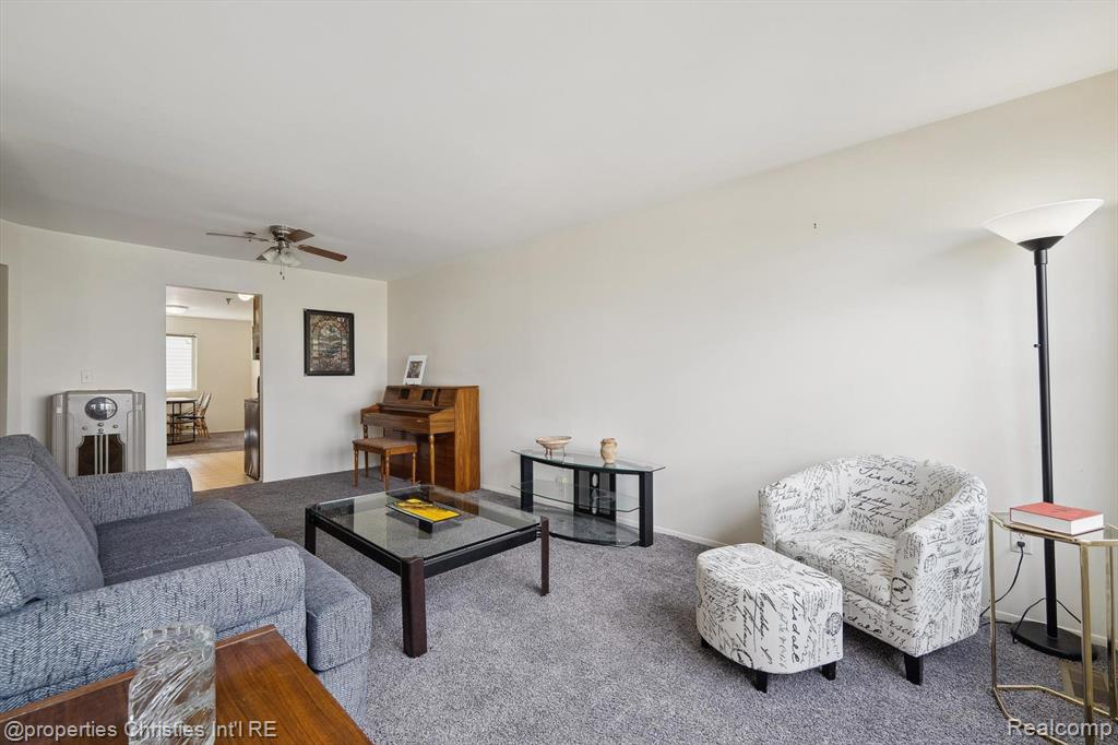 623 LEWA DOWNS Drive, Pontiac, MI 48341 — Photo 3