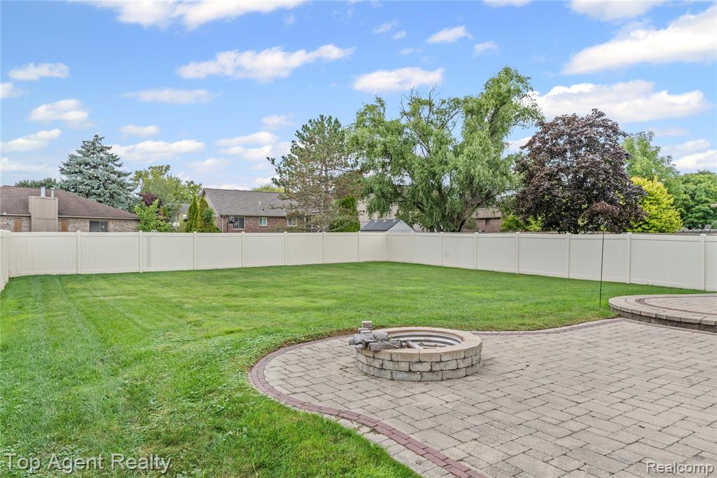 46891 Meadowview Court, Shelby Twp, MI 48317 — Photo 35