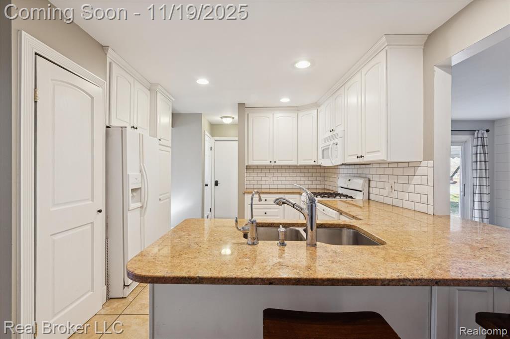 9665 Hilton Road, Brighton, MI 48114 — Photo 8