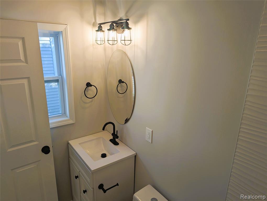 8244 Hupp Avenue, Warren, MI 48089 — Photo 8