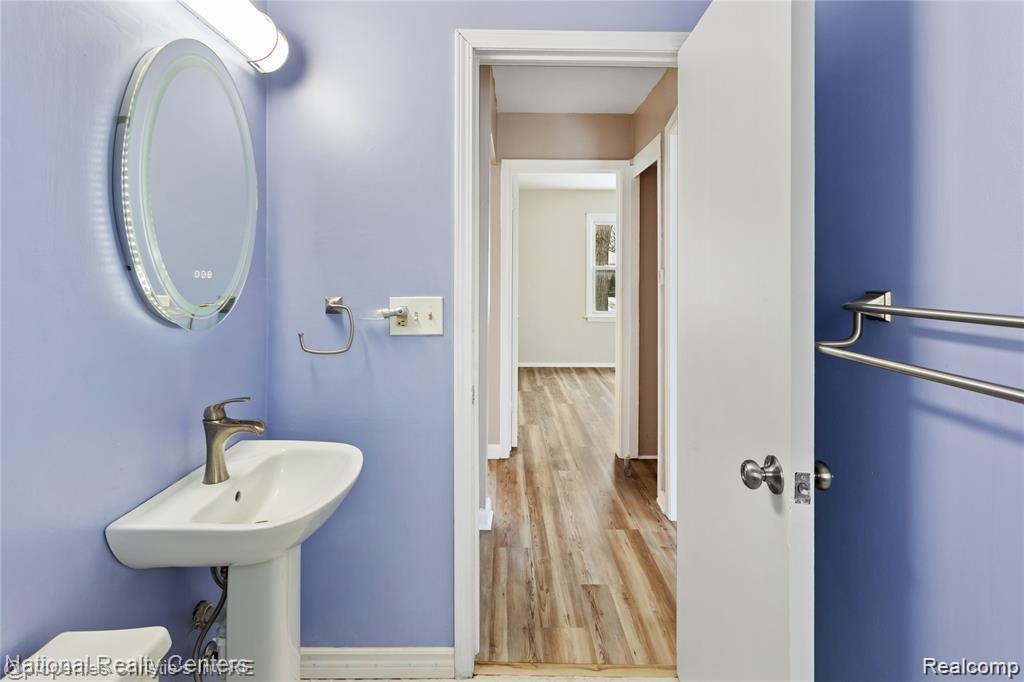 6027 Wilmer Street, Westland, MI — Photo 11
