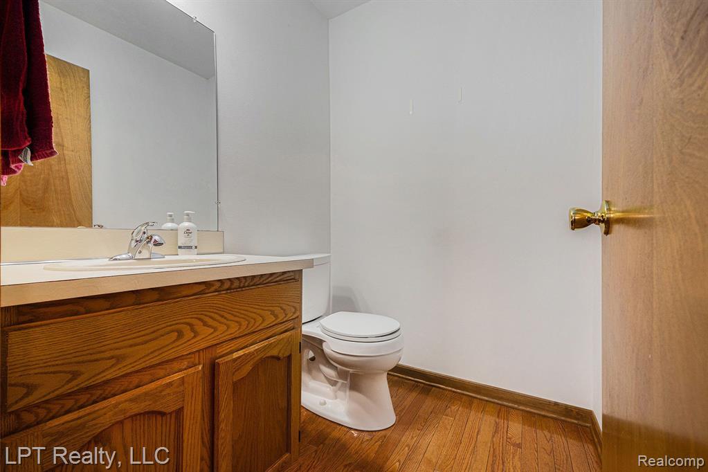 61867 WOODFIELD Way, Washington, MI — Photo 16