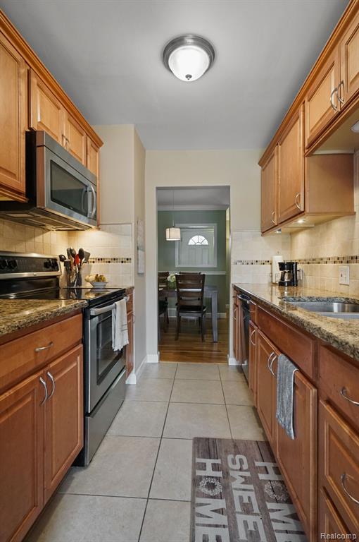 8401 18 MILE Road, 36, Sterling Heights, MI 48313 — Photo 9