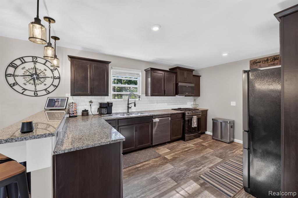 2845 Sycamore River Drive, Fowlerville, MI 48836 — Photo 23