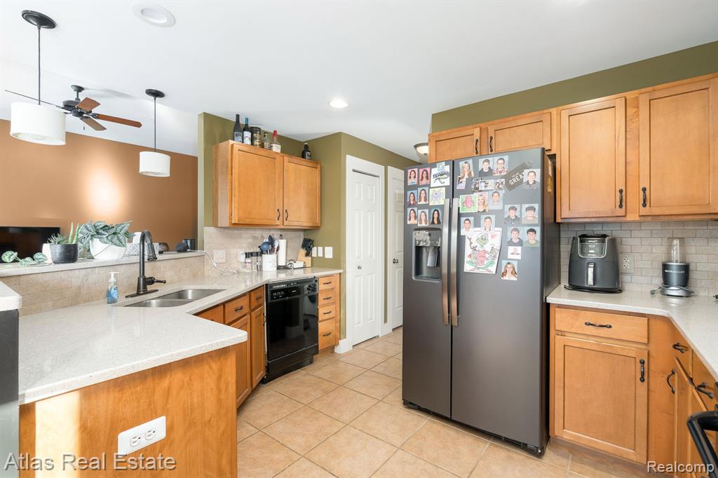 4400 Pebble Creek Boulevard, Burton, MI 48439 — Photo 19